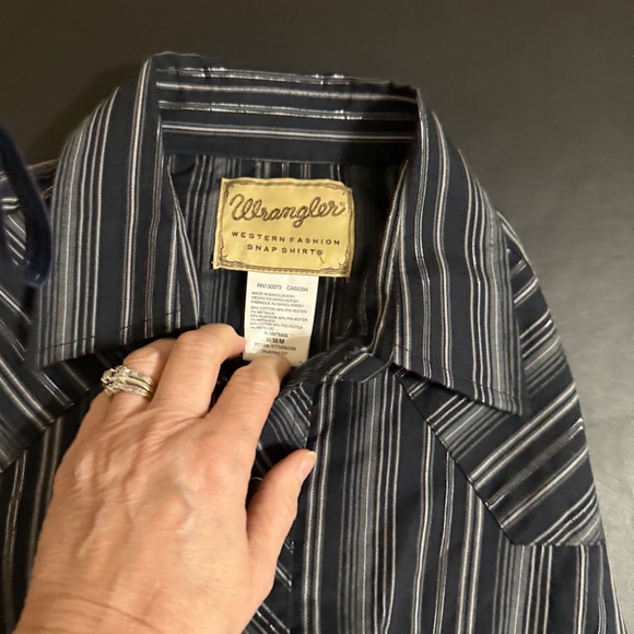 Wrangler Black & White Pearl Button Down - Picture 2 of 3